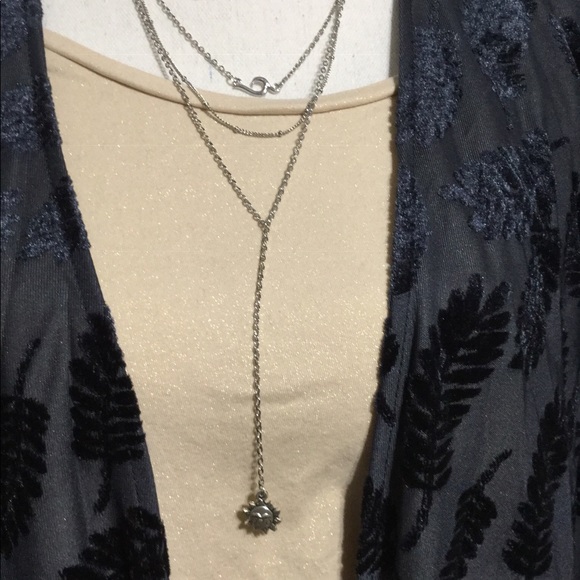 It’s yours Layered necklace silver toned - Picture 5 of 7